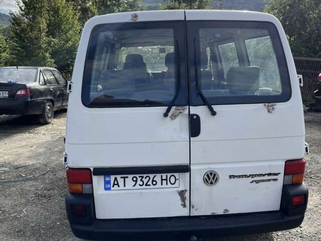 Білий Фольксваген Transporter, об'ємом двигуна 2.5 л та пробігом 200 тис. км за 3700 $, фото 3 на Automoto.ua