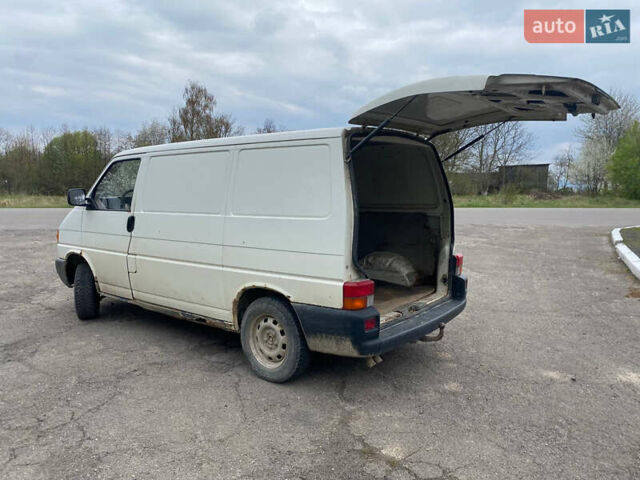 Белый Фольксваген Transporter, объемом двигателя 1.9 л и пробегом 320 тыс. км за 2600 $, фото 4 на Automoto.ua