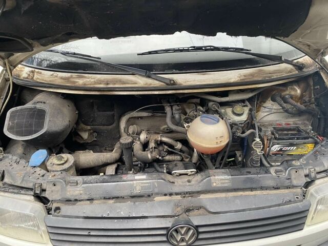 Білий Фольксваген Transporter, об'ємом двигуна 0 л та пробігом 262 тис. км за 5500 $, фото 5 на Automoto.ua