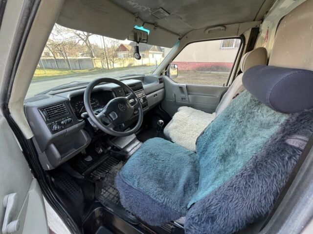 Белый Фольксваген Transporter, объемом двигателя 2.5 л и пробегом 470 тыс. км за 3800 $, фото 8 на Automoto.ua