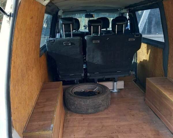 Белый Фольксваген Transporter, объемом двигателя 1.9 л и пробегом 396 тыс. км за 3700 $, фото 3 на Automoto.ua