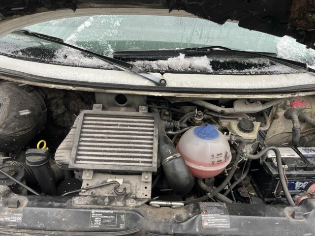 Белый Фольксваген Transporter, объемом двигателя 2.5 л и пробегом 470 тыс. км за 3800 $, фото 10 на Automoto.ua