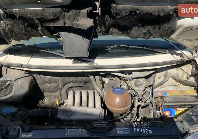 Белый Фольксваген Transporter, объемом двигателя 2.4 л и пробегом 309 тыс. км за 5500 $, фото 5 на Automoto.ua