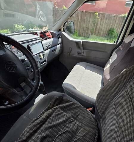 Белый Фольксваген Transporter, объемом двигателя 1.9 л и пробегом 191 тыс. км за 5000 $, фото 2 на Automoto.ua