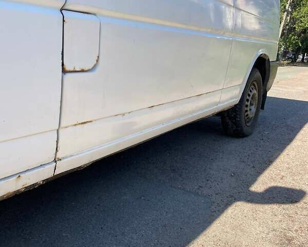 Белый Фольксваген Transporter, объемом двигателя 2.4 л и пробегом 400 тыс. км за 4000 $, фото 21 на Automoto.ua