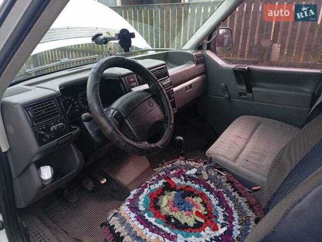 Белый Фольксваген Transporter, объемом двигателя 1.9 л и пробегом 357 тыс. км за 4200 $, фото 5 на Automoto.ua