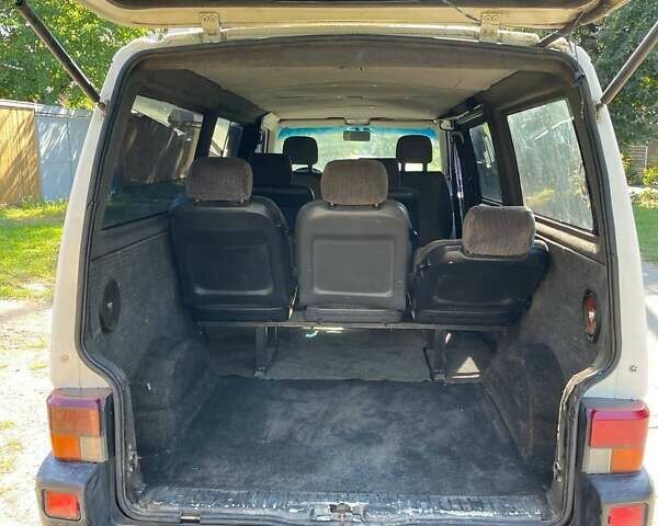 Белый Фольксваген Transporter, объемом двигателя 2.4 л и пробегом 400 тыс. км за 4000 $, фото 18 на Automoto.ua