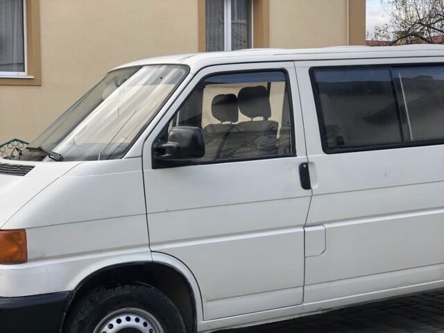 Белый Фольксваген Transporter, объемом двигателя 10 л и пробегом 500 тыс. км за 2650 $, фото 2 на Automoto.ua