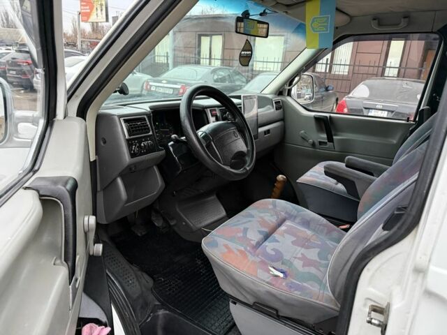 Белый Фольксваген Transporter, объемом двигателя 2.5 л и пробегом 350 тыс. км за 6200 $, фото 13 на Automoto.ua