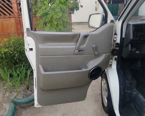 Белый Фольксваген Transporter, объемом двигателя 1.9 л и пробегом 355 тыс. км за 4500 $, фото 13 на Automoto.ua