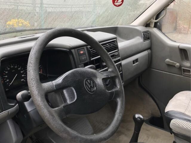 Белый Фольксваген Transporter, объемом двигателя 10 л и пробегом 500 тыс. км за 2650 $, фото 6 на Automoto.ua