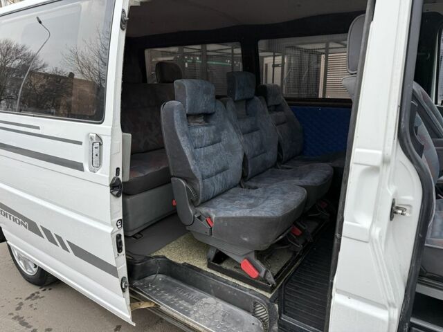 Белый Фольксваген Transporter, объемом двигателя 2.5 л и пробегом 350 тыс. км за 6200 $, фото 14 на Automoto.ua