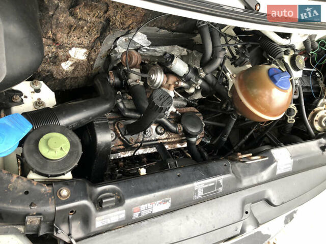 Білий Фольксваген Transporter, об'ємом двигуна 1.9 л та пробігом 435 тис. км за 5800 $, фото 3 на Automoto.ua