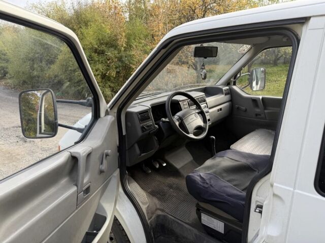 Белый Фольксваген Transporter, объемом двигателя 1.9 л и пробегом 275 тыс. км за 3900 $, фото 10 на Automoto.ua