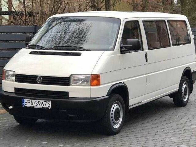 Белый Фольксваген Transporter, объемом двигателя 2.4 л и пробегом 238 тыс. км за 2975 $, фото 2 на Automoto.ua