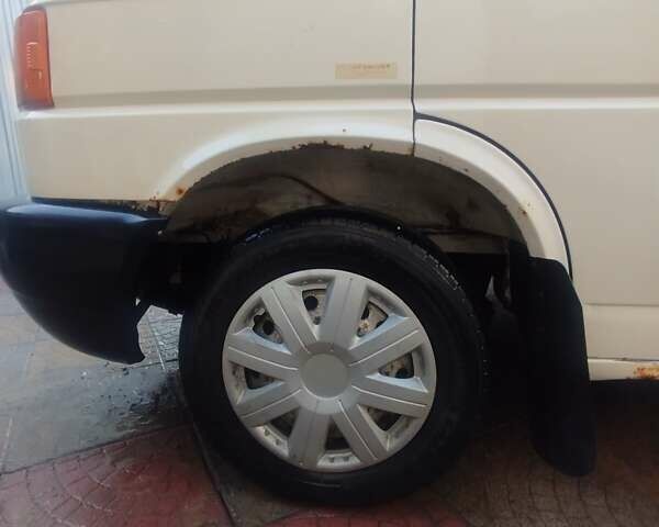 Белый Фольксваген Transporter, объемом двигателя 1.9 л и пробегом 355 тыс. км за 4500 $, фото 2 на Automoto.ua