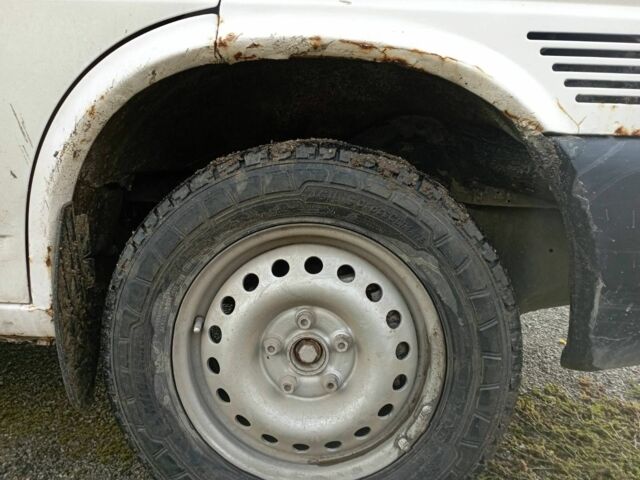 Белый Фольксваген Transporter, объемом двигателя 2.5 л и пробегом 361 тыс. км за 5500 $, фото 5 на Automoto.ua