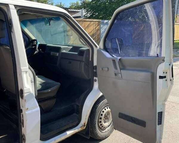 Белый Фольксваген Transporter, объемом двигателя 2.4 л и пробегом 400 тыс. км за 4000 $, фото 14 на Automoto.ua