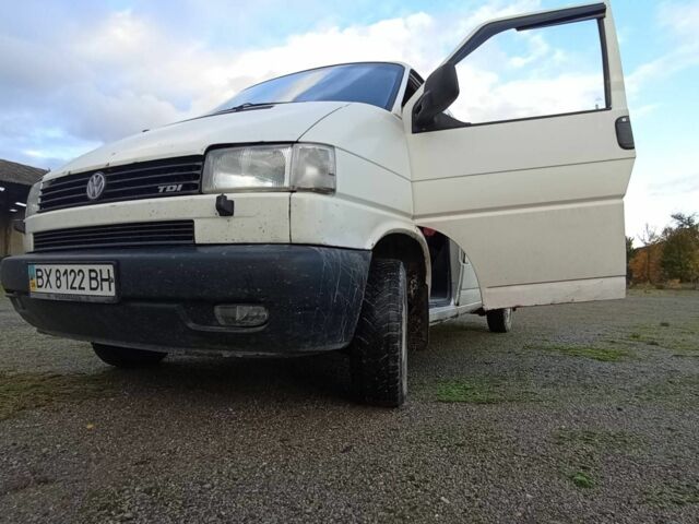 Белый Фольксваген Transporter, объемом двигателя 2.5 л и пробегом 361 тыс. км за 5500 $, фото 4 на Automoto.ua