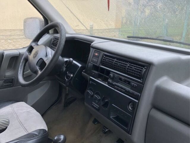 Белый Фольксваген Transporter, объемом двигателя 10 л и пробегом 500 тыс. км за 2650 $, фото 7 на Automoto.ua