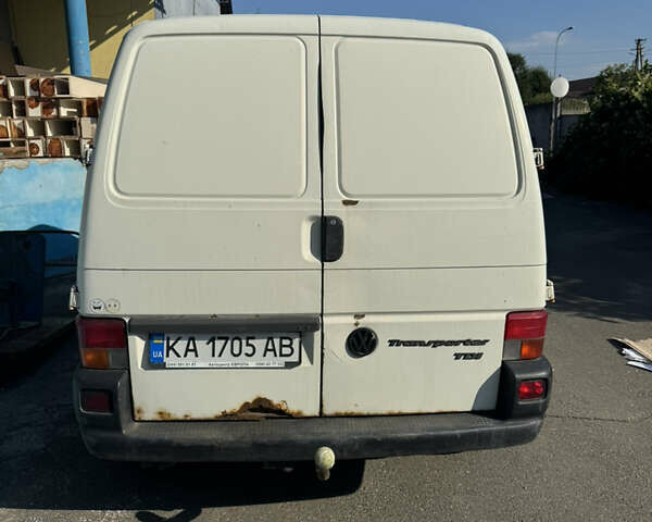 Белый Фольксваген Transporter, объемом двигателя 2.46 л и пробегом 783 тыс. км за 3500 $, фото 6 на Automoto.ua