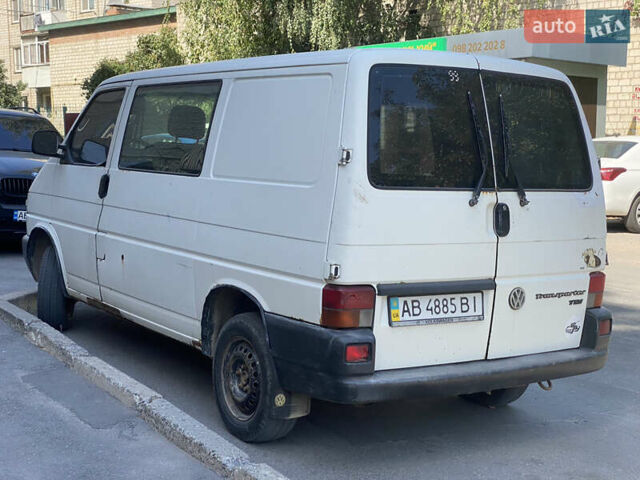 Белый Фольксваген Transporter, объемом двигателя 2.46 л и пробегом 420 тыс. км за 5000 $, фото 2 на Automoto.ua