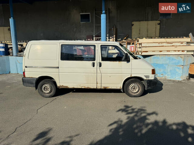Белый Фольксваген Transporter, объемом двигателя 2.46 л и пробегом 783 тыс. км за 3500 $, фото 2 на Automoto.ua