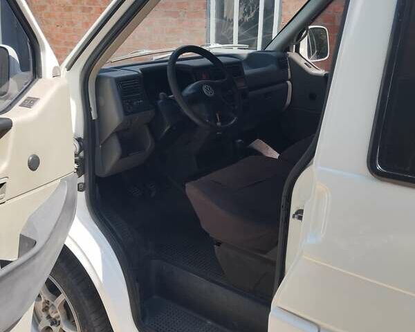 Белый Фольксваген Transporter, объемом двигателя 2.46 л и пробегом 422 тыс. км за 5900 $, фото 2 на Automoto.ua