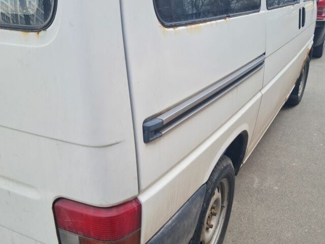 Білий Фольксваген Transporter, об'ємом двигуна 1.9 л та пробігом 255 тис. км за 4000 $, фото 10 на Automoto.ua