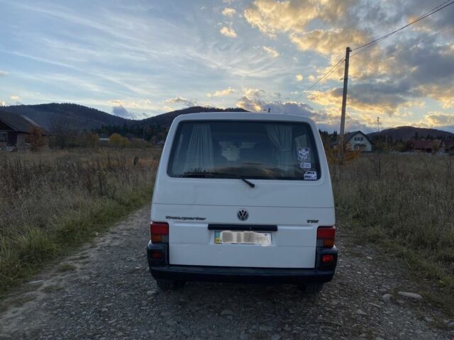Белый Фольксваген Transporter, объемом двигателя 2.5 л и пробегом 400 тыс. км за 5150 $, фото 4 на Automoto.ua