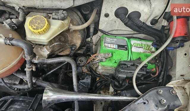 Белый Фольксваген Transporter, объемом двигателя 2.4 л и пробегом 439 тыс. км за 6300 $, фото 2 на Automoto.ua