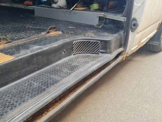 Білий Фольксваген Transporter, об'ємом двигуна 1.9 л та пробігом 255 тис. км за 4000 $, фото 9 на Automoto.ua