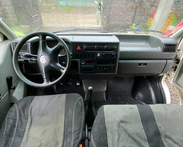 Білий Фольксваген Transporter, об'ємом двигуна 2.4 л та пробігом 420 тис. км за 4200 $, фото 8 на Automoto.ua