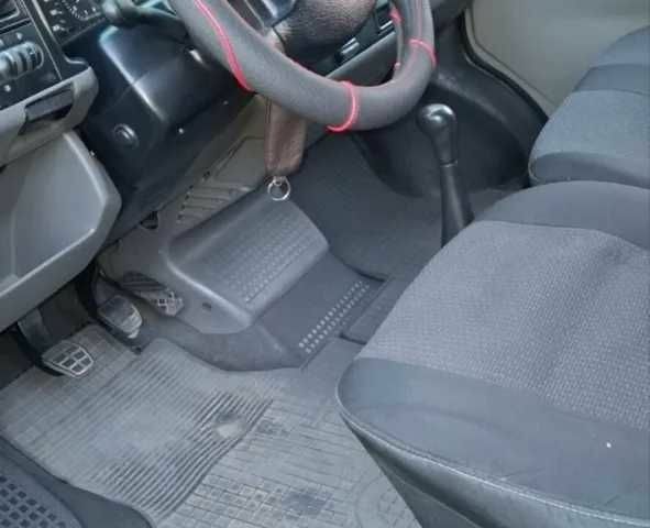 Білий Фольксваген Transporter, об'ємом двигуна 2.4 л та пробігом 502 тис. км за 4500 $, фото 4 на Automoto.ua