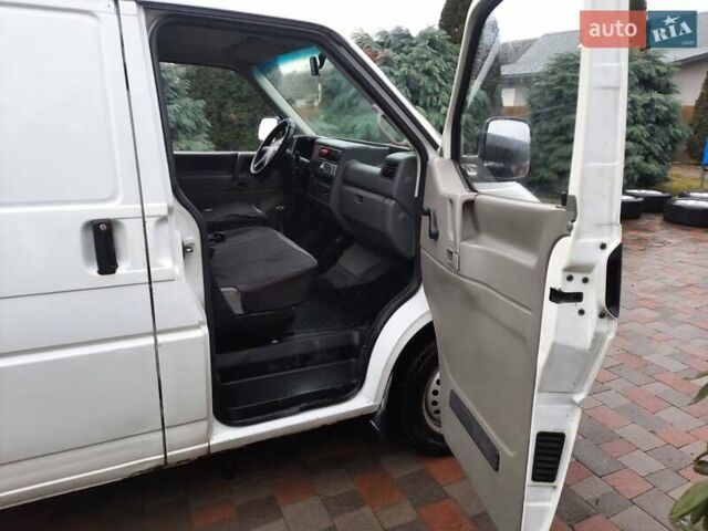 Белый Фольксваген Transporter, объемом двигателя 2.5 л и пробегом 486 тыс. км за 4500 $, фото 6 на Automoto.ua