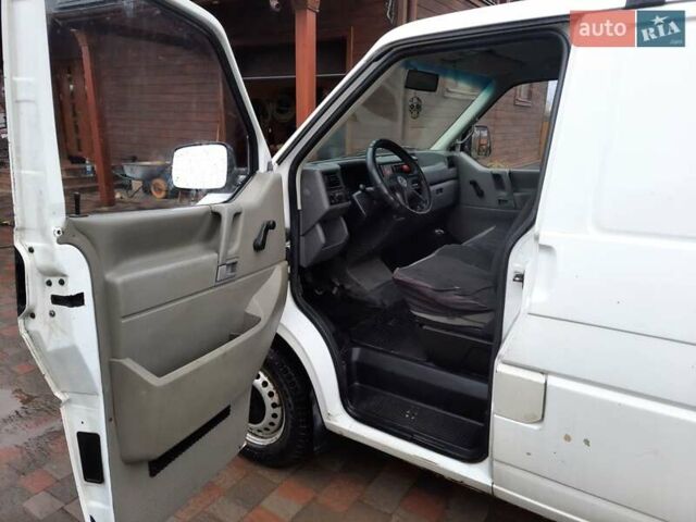Белый Фольксваген Transporter, объемом двигателя 2.5 л и пробегом 486 тыс. км за 4500 $, фото 5 на Automoto.ua