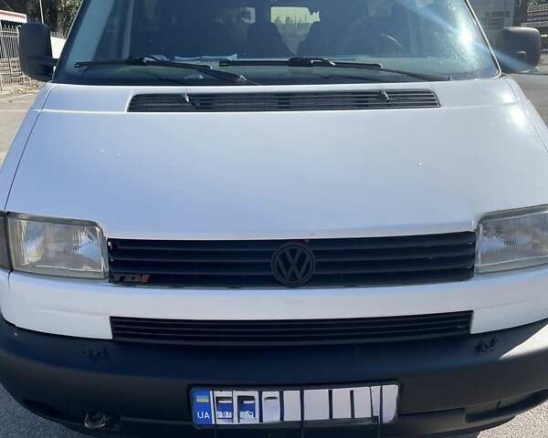 Белый Фольксваген Transporter, объемом двигателя 2.5 л и пробегом 550 тыс. км за 5500 $, фото 1 на Automoto.ua