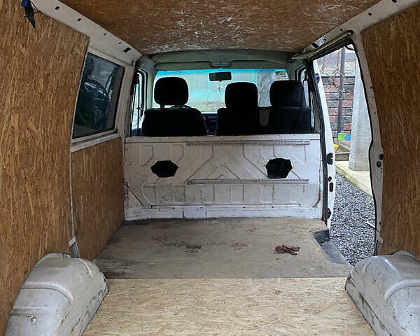 Білий Фольксваген Transporter, об'ємом двигуна 2.4 л та пробігом 420 тис. км за 4200 $, фото 9 на Automoto.ua