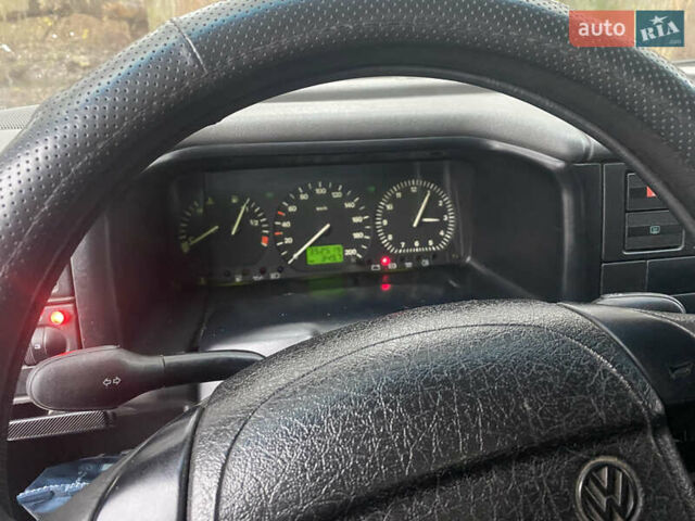 Белый Фольксваген Transporter, объемом двигателя 1.9 л и пробегом 350 тыс. км за 6000 $, фото 3 на Automoto.ua