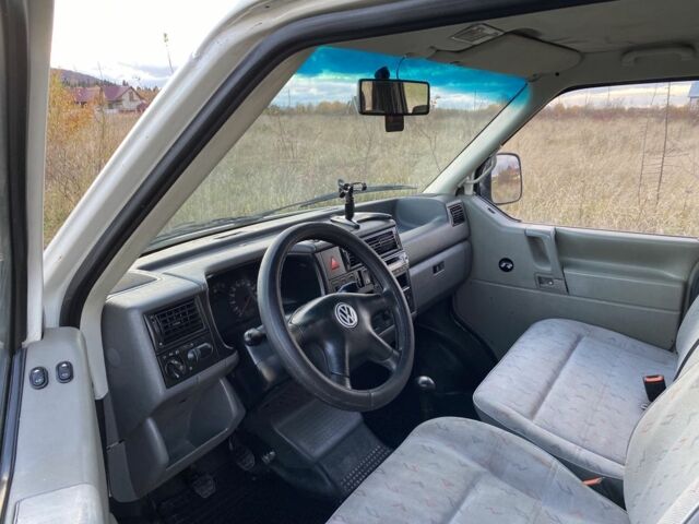 Белый Фольксваген Transporter, объемом двигателя 2.5 л и пробегом 400 тыс. км за 5150 $, фото 9 на Automoto.ua