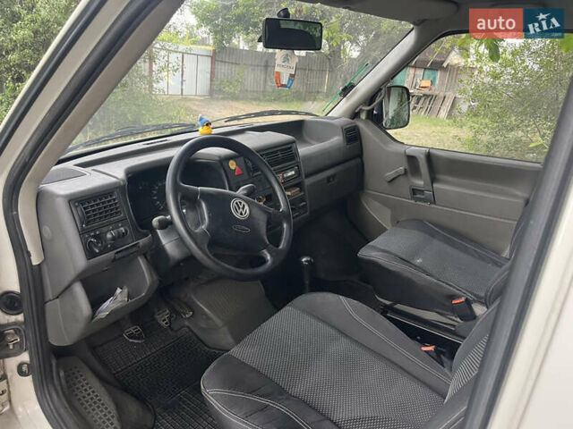 Белый Фольксваген Transporter, объемом двигателя 1.9 л и пробегом 427 тыс. км за 5500 $, фото 4 на Automoto.ua