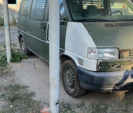 Белый Фольксваген Transporter, объемом двигателя 2.5 л и пробегом 358 тыс. км за 2994 $, фото 2 на Automoto.ua