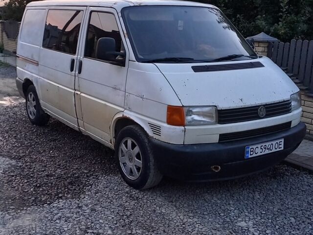 Белый Фольксваген Transporter, объемом двигателя 2.5 л и пробегом 2 тыс. км за 3800 $, фото 1 на Automoto.ua