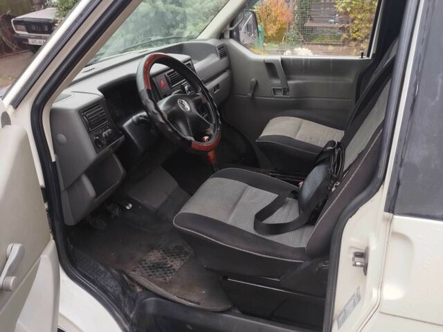 Белый Фольксваген Transporter, объемом двигателя 1.9 л и пробегом 370 тыс. км за 4900 $, фото 5 на Automoto.ua