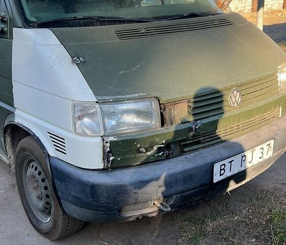 Белый Фольксваген Transporter, объемом двигателя 2.5 л и пробегом 358 тыс. км за 2994 $, фото 1 на Automoto.ua