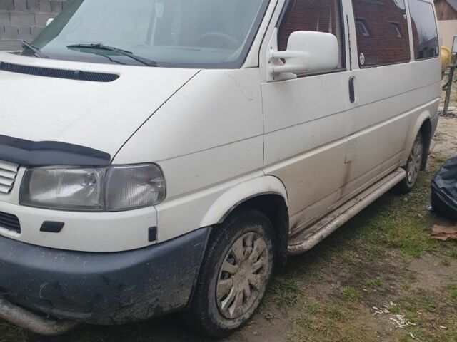 Белый Фольксваген Transporter, объемом двигателя 2.5 л и пробегом 400 тыс. км за 4500 $, фото 1 на Automoto.ua