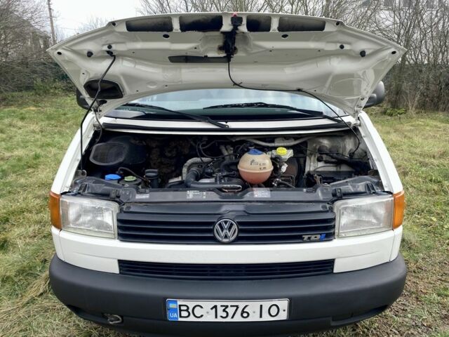 Білий Фольксваген Transporter, об'ємом двигуна 2.5 л та пробігом 278 тис. км за 5999 $, фото 16 на Automoto.ua