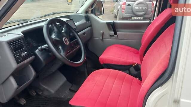 Білий Фольксваген Transporter, об'ємом двигуна 2.5 л та пробігом 315 тис. км за 6800 $, фото 8 на Automoto.ua