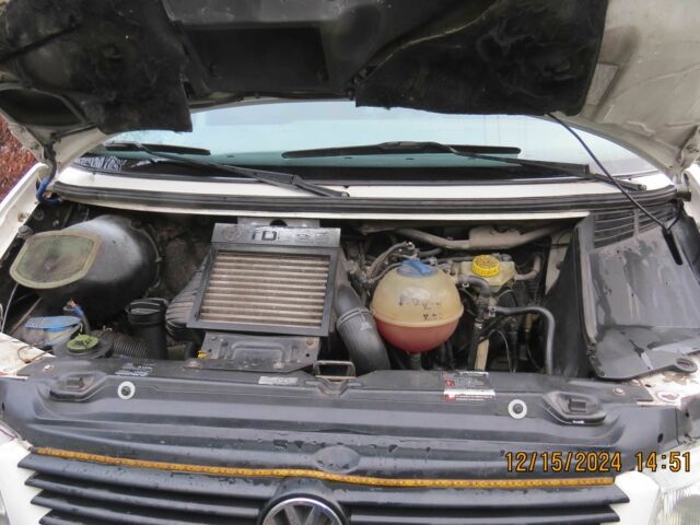 Білий Фольксваген Transporter, об'ємом двигуна 2.5 л та пробігом 430 тис. км за 6500 $, фото 23 на Automoto.ua