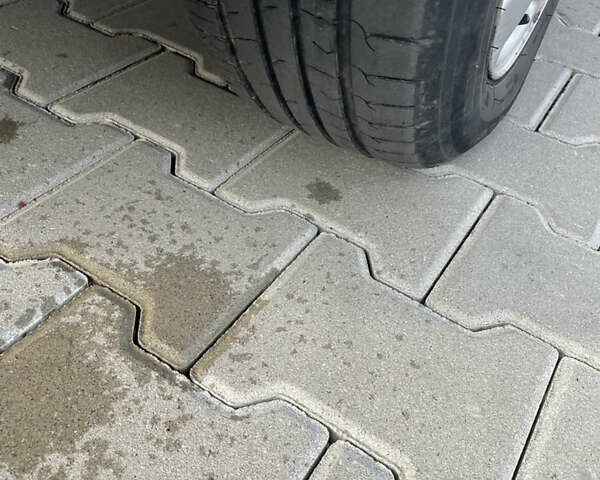 Белый Фольксваген Transporter, объемом двигателя 2.46 л и пробегом 391 тыс. км за 5499 $, фото 6 на Automoto.ua